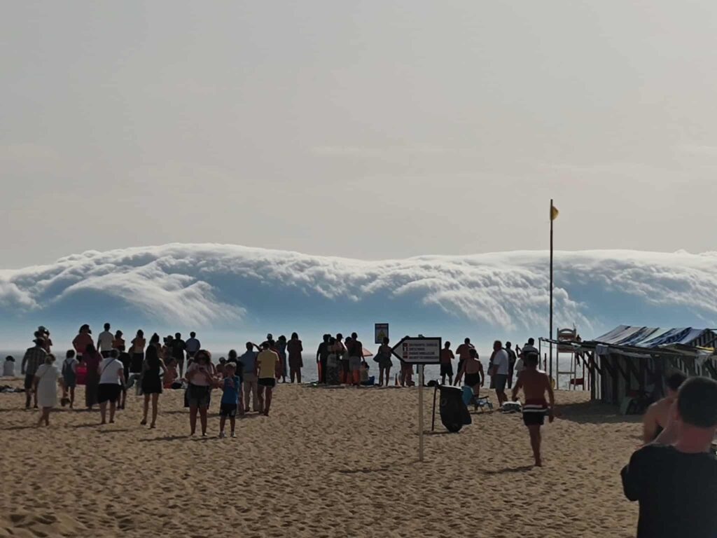 Nuvem rolo surpreendeu e assustou praias entre Douro e Minho Nuvem rolo
