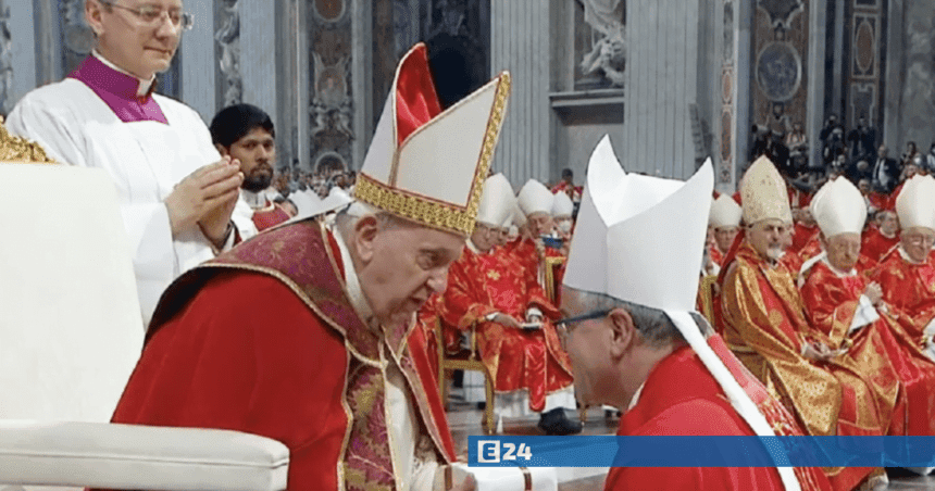 Braga: Papa entrega e benze pálio ao novo arcebispo Primaz Captura de ecra 2022 06 29 as 12 FocusFillWzEyMDAsNjMwLCJ5IiwzNF0 WaterMarkW251bGxd.54.47