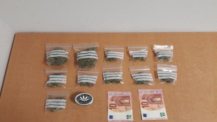 Detido por posse cannabis em Barcelos GNR Braga Apreensao 16 FocusFillWzczNiw0MTQsInkiLDEwNV0
