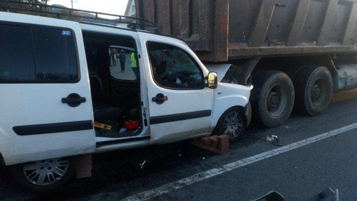 EN13: Colisão de carro com camião faz uma vítima cerveira acidente1 FocusFillWzczNiw0MTQsZmFsc2UsMF0