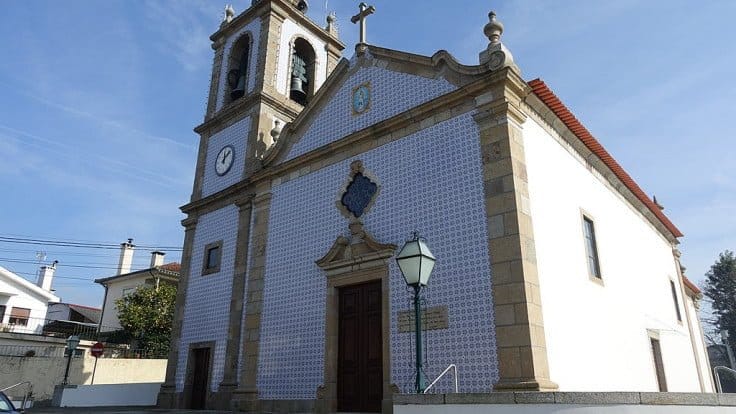 Funeral em Barcelos pode estar a gerar cadeia de transmissão Covid-19 galegos FocusFillWzczNiw0MTQsInkiLDM4XQ