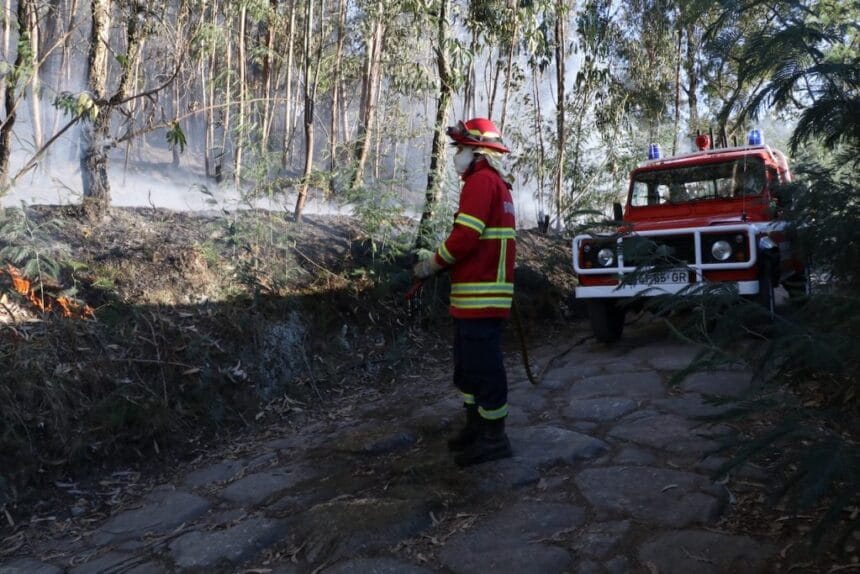 Dois incêndios ativos e complicados nas terras de Basto Incendio Braga