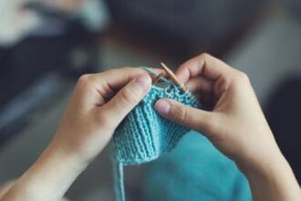 knit 869221 1920 v2 FocusFillWzczNiw0MTQsInkiLDM4XQ