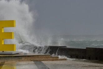 Esposende barra mar mau tempo ondas IPMA