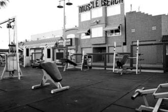 muscle beach california FocusFillWzczNiw0MTQsInkiLDY5XQ