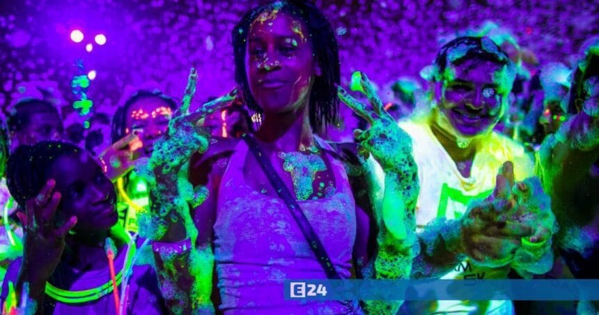 Neon Run regressa a Braga: a corrida noturna mais louca e colorida de Portugal neo run FocusFillWzExNDAsNTk5LCJ5IiwxMjhd WaterMarkW251bGxd