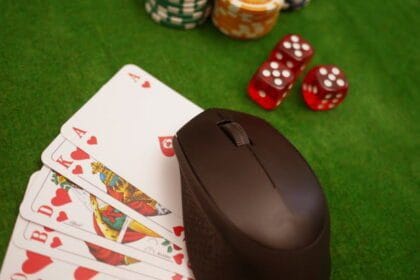 online poker 4518186 1920 FocusFillWzczNiw0MTQsInkiLDY5XQ