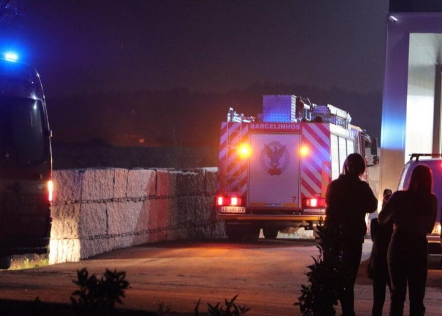 Barcelos: Três pessoas assistidas após incêndio em têxtil 17972456266714559 e24.pt
