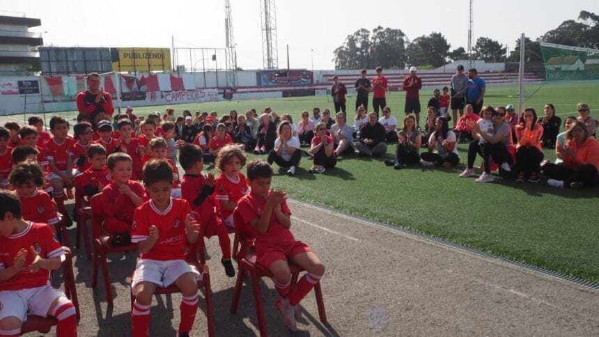 Futebol: "Lobinhos" abriram portas e este ano com feminino nos sub-13 279485064 3190528197903316 842675686814663985 n