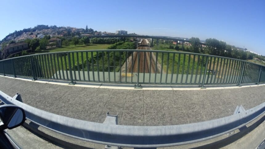 CCDR-Norte quer linha de alta velocidade Braga-Vigo concluída nos prazos anunciados comboio