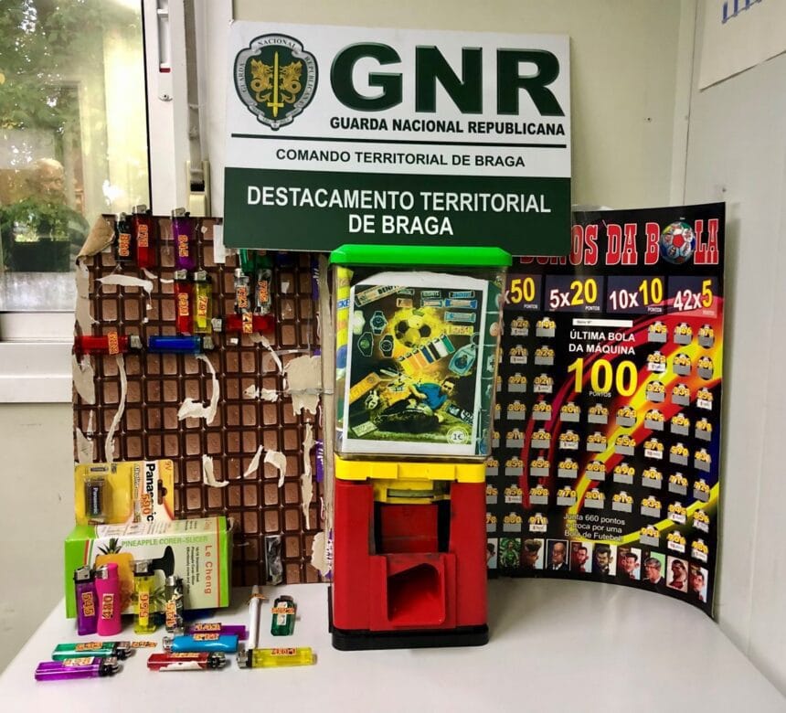 Apreendida de máquina de jogo ilegal em Braga GNR Braga Apreensao 6