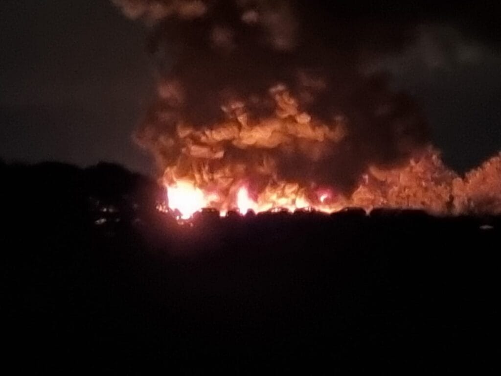Imagens de incêndio em empresa de componentes automóveis impressionam em Esposende WhatsApp Image 2022 10 14 at 00.00.39