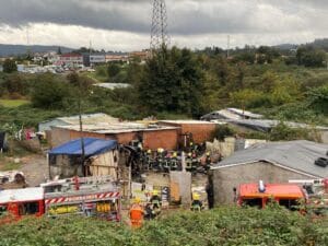 Barcelos: Incêndio destrói barraca em acampamento da comunidade cigana B3988528 1585 4371 A0A8 0398D1B7F20C