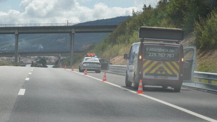 A28: Acidente faz um morto e um ferido grave na Póvoa de Varzim GNR Auto estrada A28 7