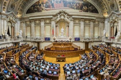 pedro sousa braga reforma laboral cripto Governo Assembleia da República Moçao salarios