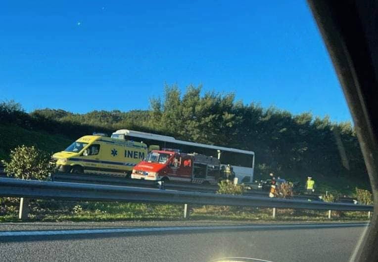 A11: Dois feridos em acidente a envolver autocarro acidente a11 braga 1