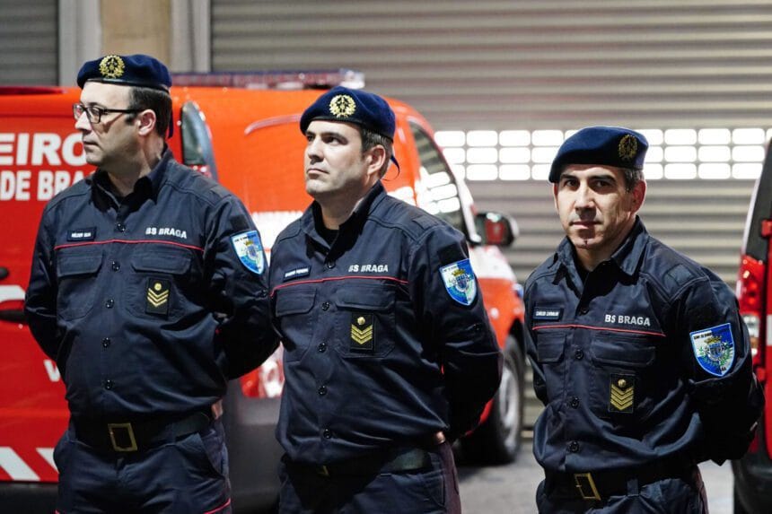 c/FOTOS: Bombeiros Sapadores de Braga com nova farda para uso diário CMB15122022SERGIOFREITAS00021513813606