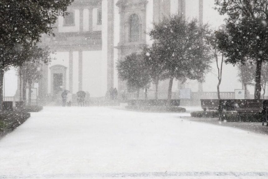 IPMA: Alerta. Neve pode descer aos 200 metros no Minho ao final do dia neve