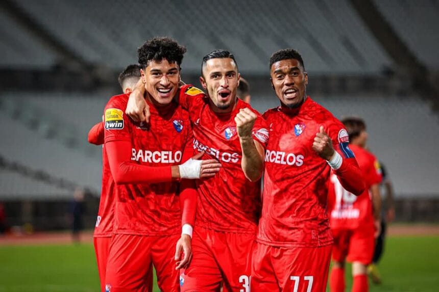 Futebol: Gil Vicente vence Casa Pia e sobe ao 14.º lugar da I Liga gil vicente fc