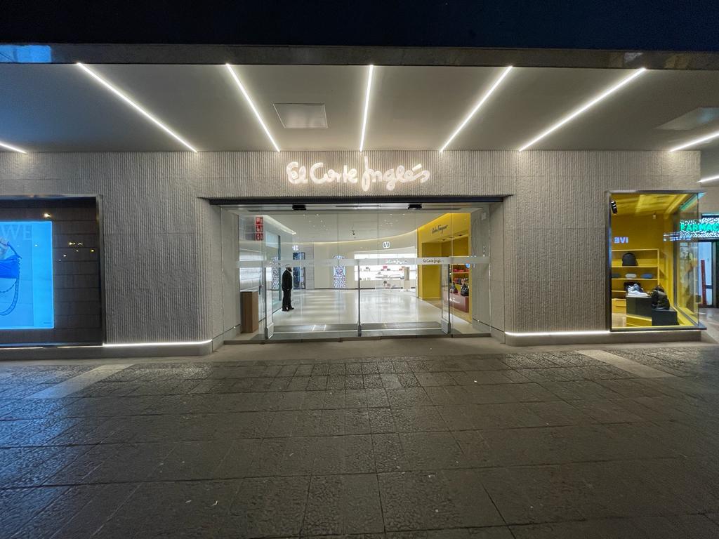 Paredes do El Corte Inglés de Madrid revestidas com material criado em Portugal El Corte Ingles Madrid Revestimento Materio ACL 01