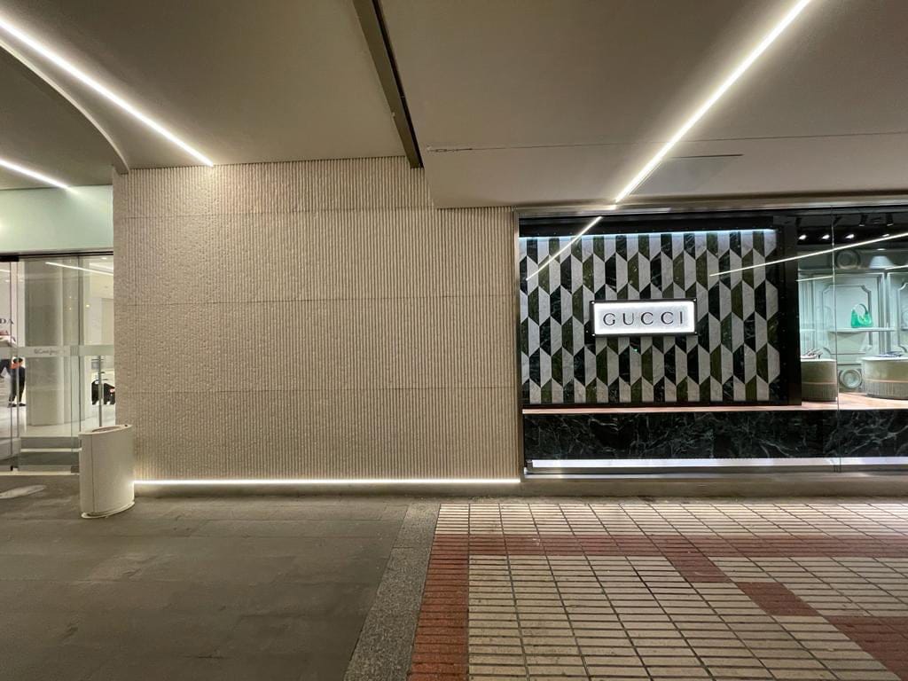 Paredes do El Corte Inglés de Madrid revestidas com material criado em Portugal El Corte Ingles Madrid Revestimento Materio ACL 03