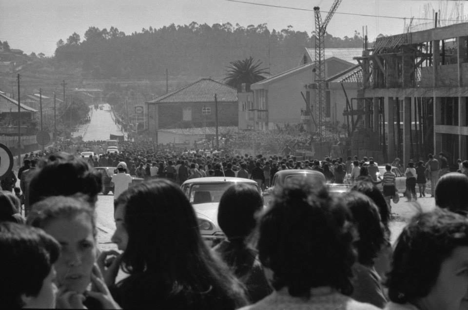 Braga: Fotografias de José Delgado mostram os dias pós 25 de abril na capital do Minho 10156151 648889185178013 8030135880353998688 n