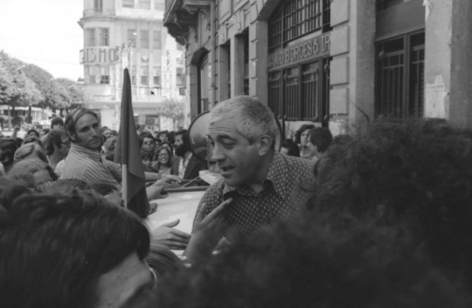 Braga: Fotografias de José Delgado mostram os dias pós 25 de abril na capital do Minho 10170837 649907191742879 8102128541458529480 n