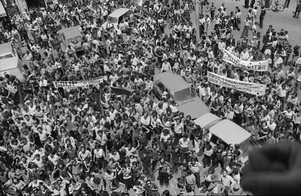 Braga: Fotografias de José Delgado mostram os dias pós 25 de abril na capital do Minho 10289875 648390051894593 3700884014501723812 n