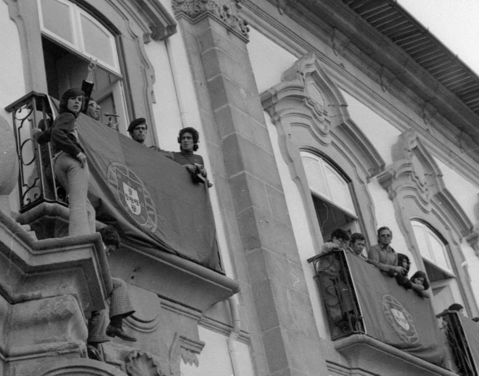 Braga: Fotografias de José Delgado mostram os dias pós 25 de abril na capital do Minho 1538823 648866771846921 8843290085755751342 n