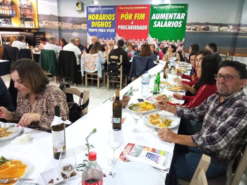 Esposende: "O PCP é a verdadeira oposição", afirmaram os comunistas em jantar do 25 de abril PCP de Esposende celebrou 25 de abril