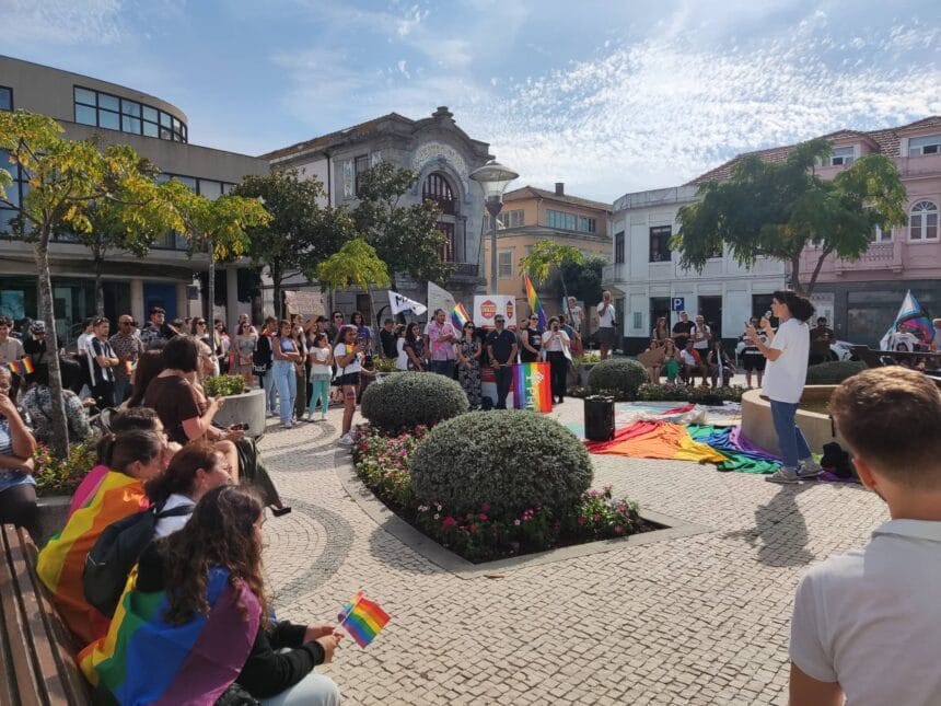 Esposende: Centenas desfilaram na marcha do orgulho lésbico, gay, bissexual, trans e intersexo Marcha Esposende LGBTQIA