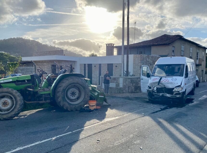 Braga: Acidente na EN103 a envolver trator faz um ferido grave 3d3471d1 984b 4c92 b052 9acdf34aa342