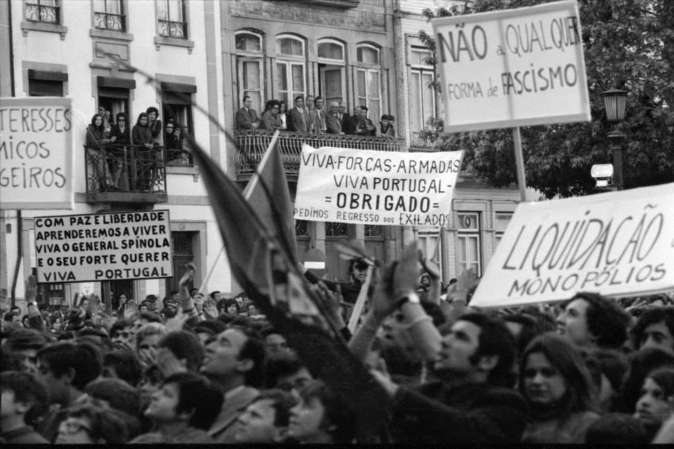 Braga: Fotografias de José Delgado mostram os dias pós 25 de abril na capital do Minho 734542 648871398513125 6854295176687698059 n