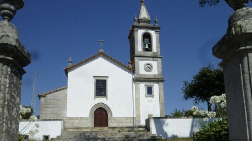 Viana: Padre de Afife pede 320 por cada funeral. Diz que "é uma taxa" Captura de ecra 2023 04 13 as 14.37.34