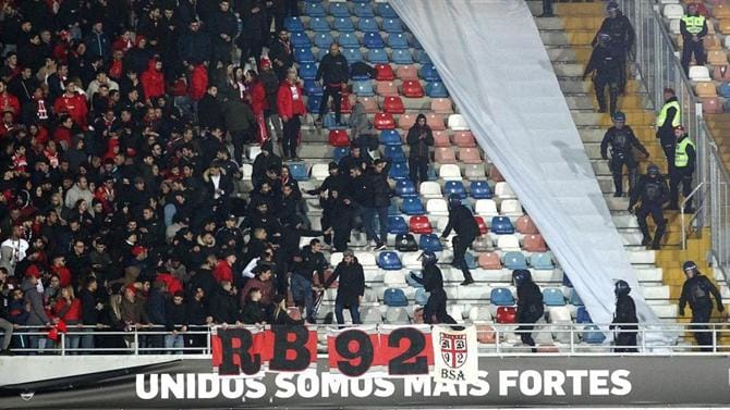 Futebol: Punição com um jogo de interdição para SC Braga e Vitória SC VSC SCB