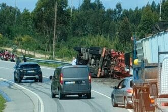 acidente na bela na EN202 em Moncao com camião cisterna