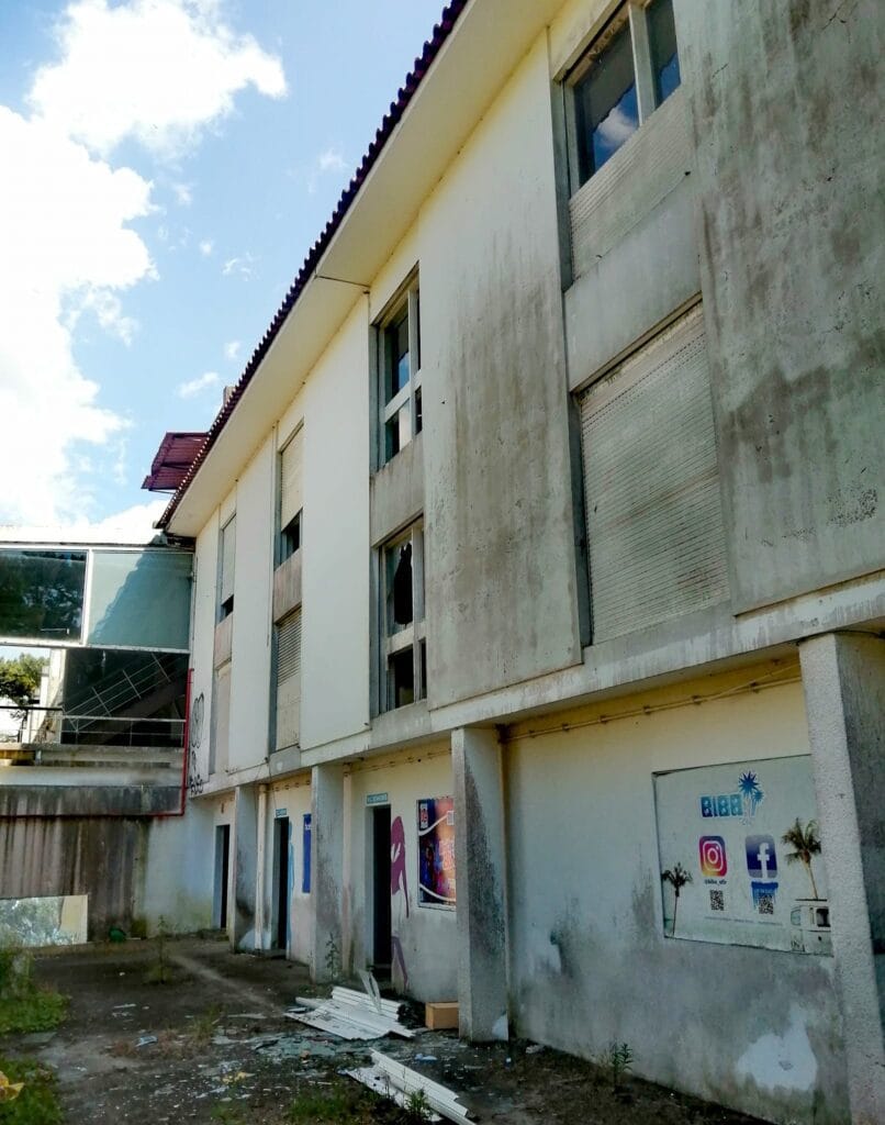 Biba Ofir abandonado