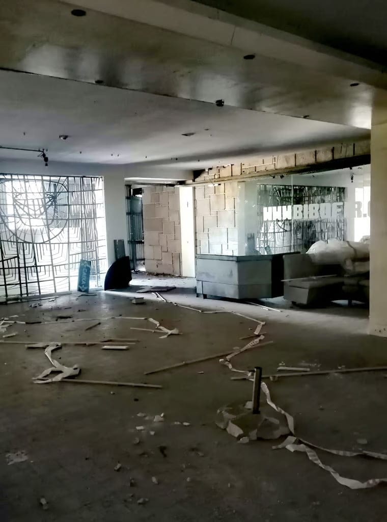 Biba Ofir Abandonado