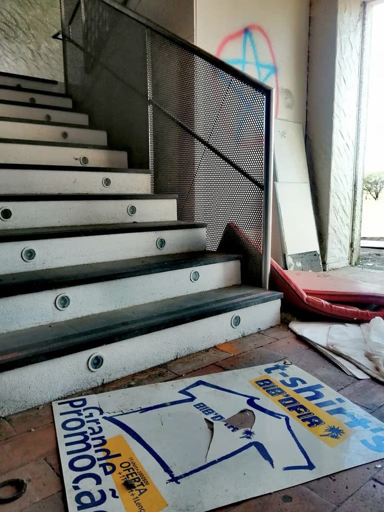 Biba Ofir Abandonado