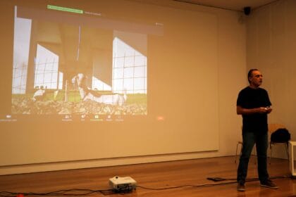 Jovens partilham conhecimento na Feira de Ciência e Tecnologia