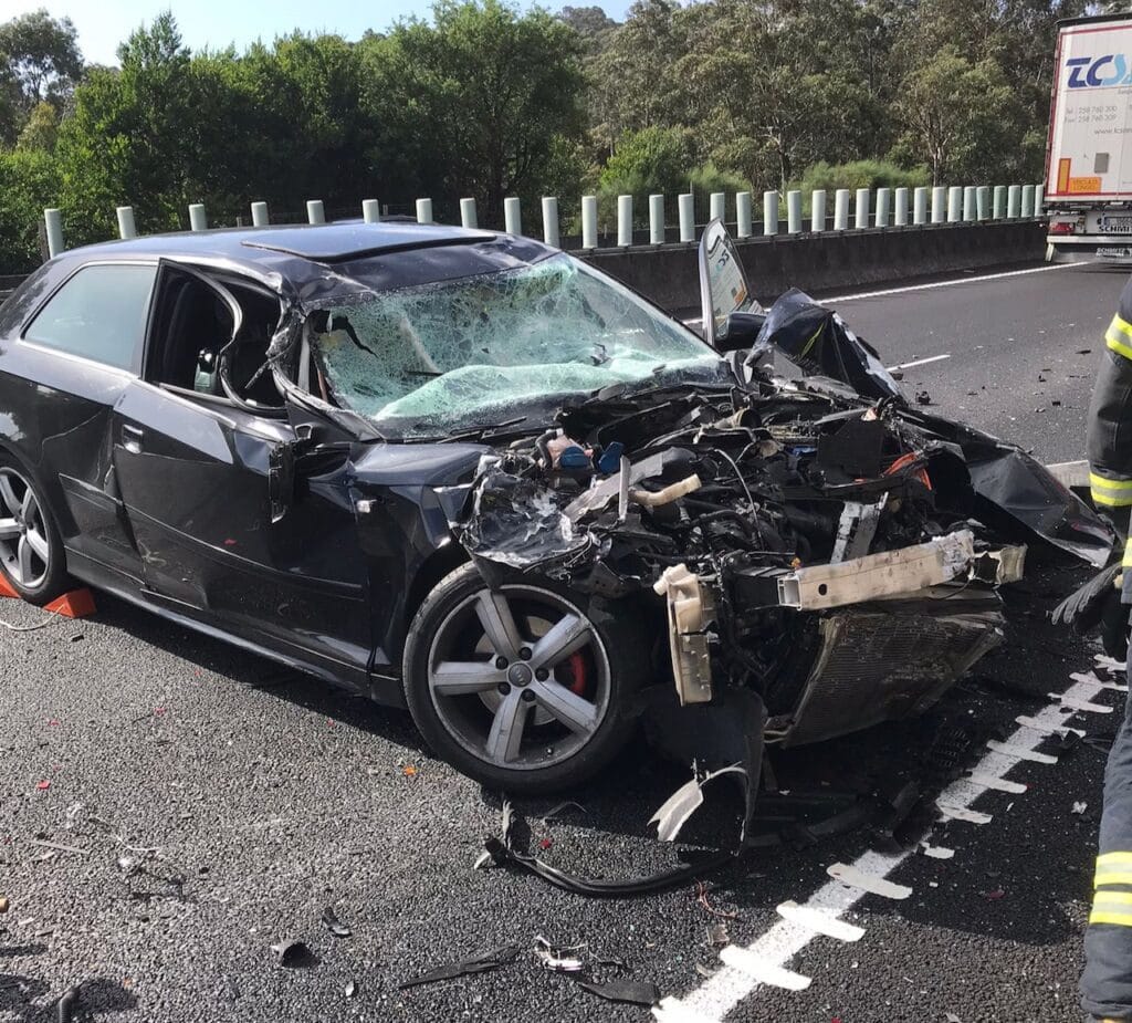 A28: Colisão a envolver carro e camião na subida de Vila Chã faz um ferido acidente vila chã A28 esposende