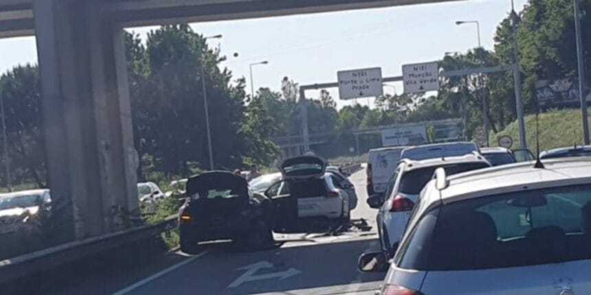 Vila Verde: Colisão a envolver quatro carros provoca duas vítimas na Variante de Prado Acidente variante de prado