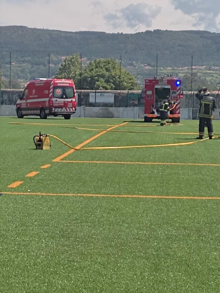 Minho: Acidente de trabalho faz um ferido grave em Paredes de Coura helicóptero do INEM Paredes de Coura