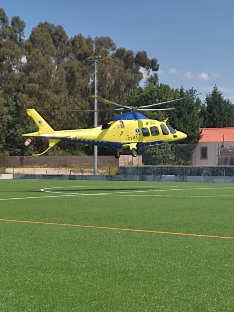 Minho: Acidente de trabalho faz um ferido grave em Paredes de Coura helicóptero do INEM Paredes de Coura