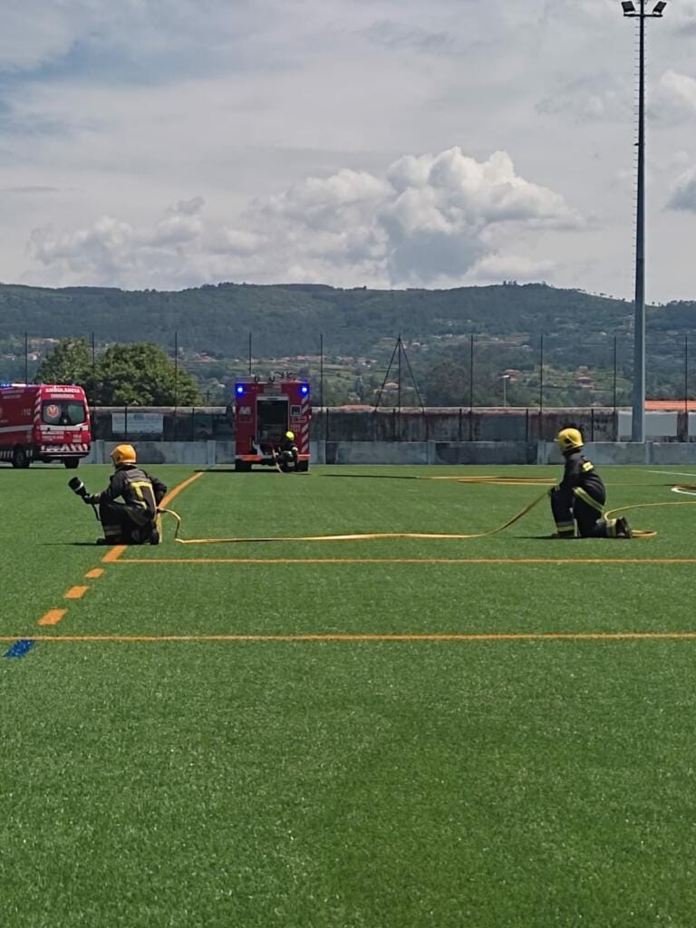 Minho: Acidente de trabalho faz um ferido grave em Paredes de Coura helicóptero do INEM Paredes de Coura