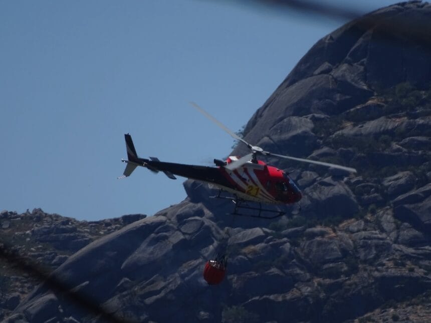 Ponte da Barca: Acionado helicóptero para incêndio em Bravães Helicóptero Incendios