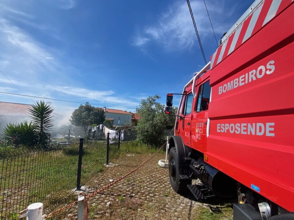 incendio em belinho esposende