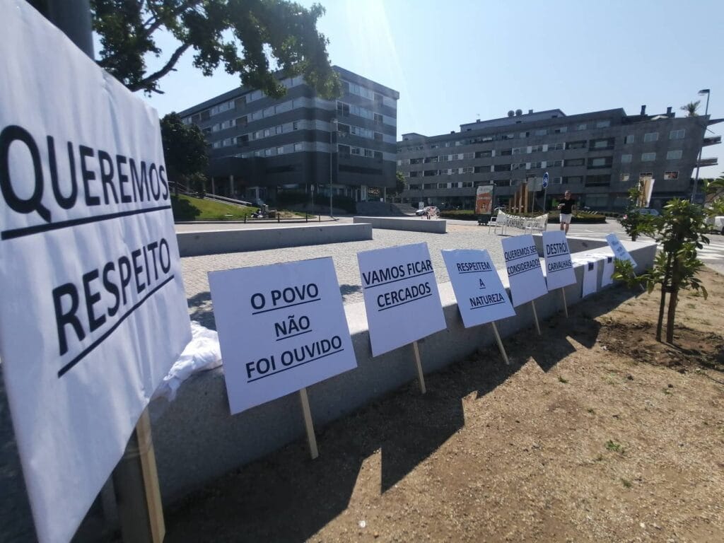 Vila Verde: "Muito Alta Tensão" e "Educação" temas de protesto frente à Escola Amar Terra Verde muito alta tensao