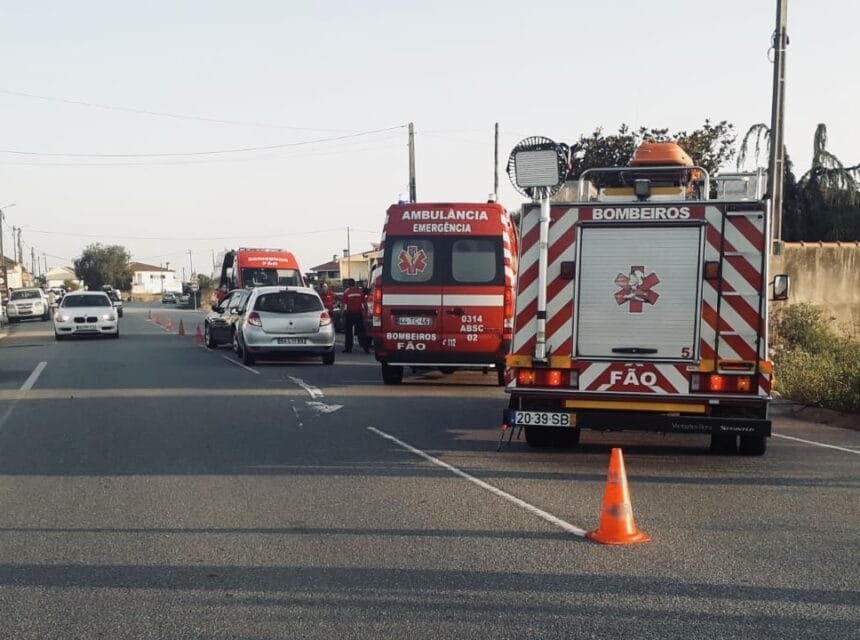 Esposende: Dois menores entre os quatro feridos após acidente rodoviário em Apúlia 450ea307 e1e0 4414 b961 6de069ef3347