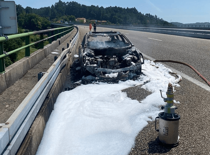 Carro arde na A3 Captura de ecra 2023 06 24 as 23.31.43